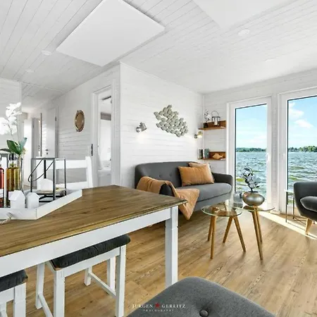 Hausboot Gluecksmomente Mit Dachterrasse In Am Ostseefjord Schlei * シュレースヴィヒ