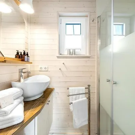 船上ホテル Hausboot Gluecksmomente Mit Dachterrasse In Am Ostseefjord Schlei *